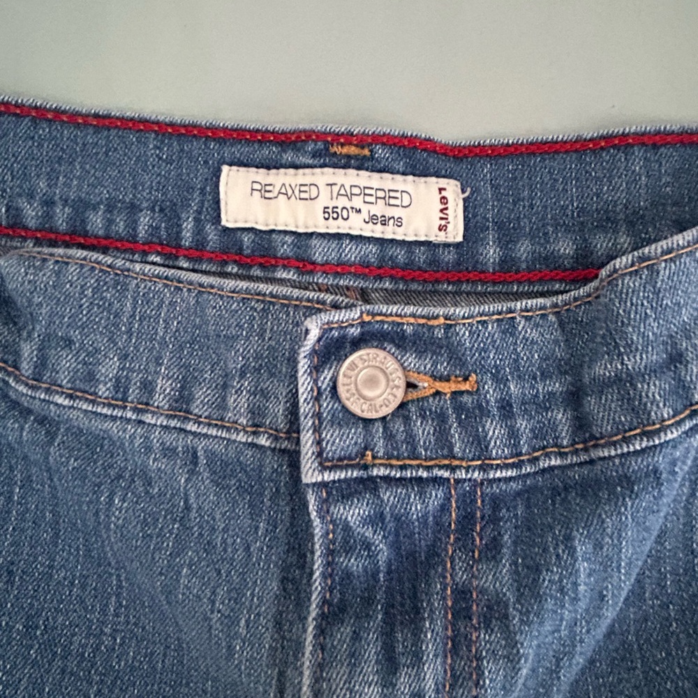 Levi's Blue Denim Jeans 550 relaxed tapered